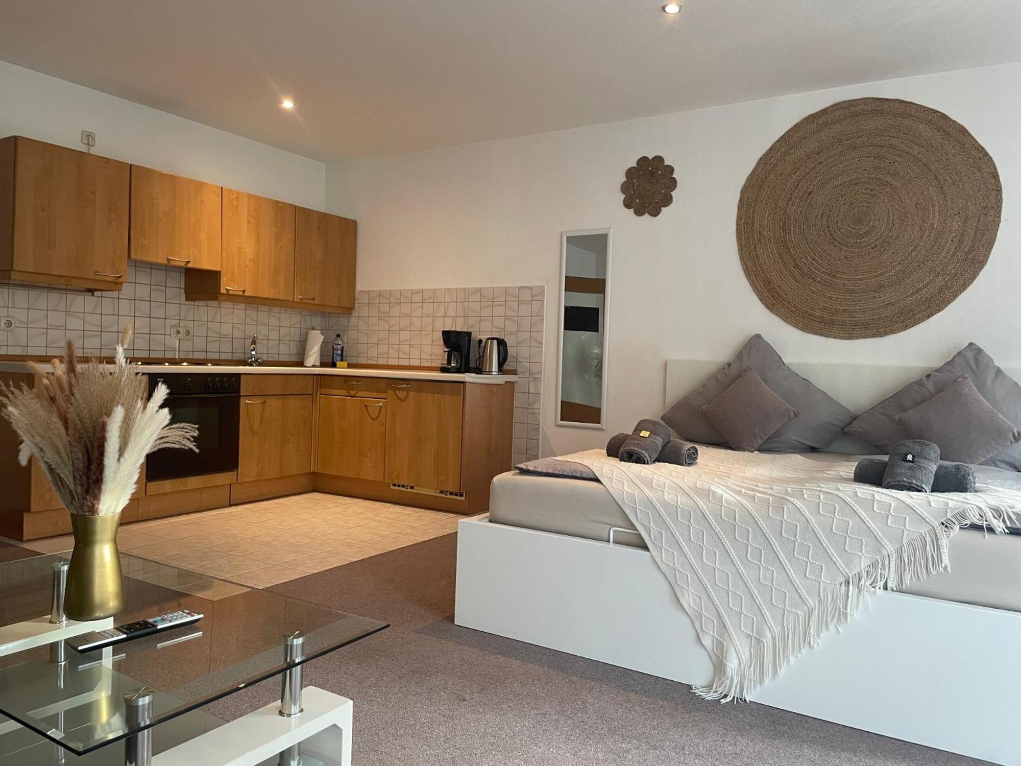 Kingsize Bett Boho Apartment Mit Tiefgarage Naehe Salzburg Freilassing Exterior foto